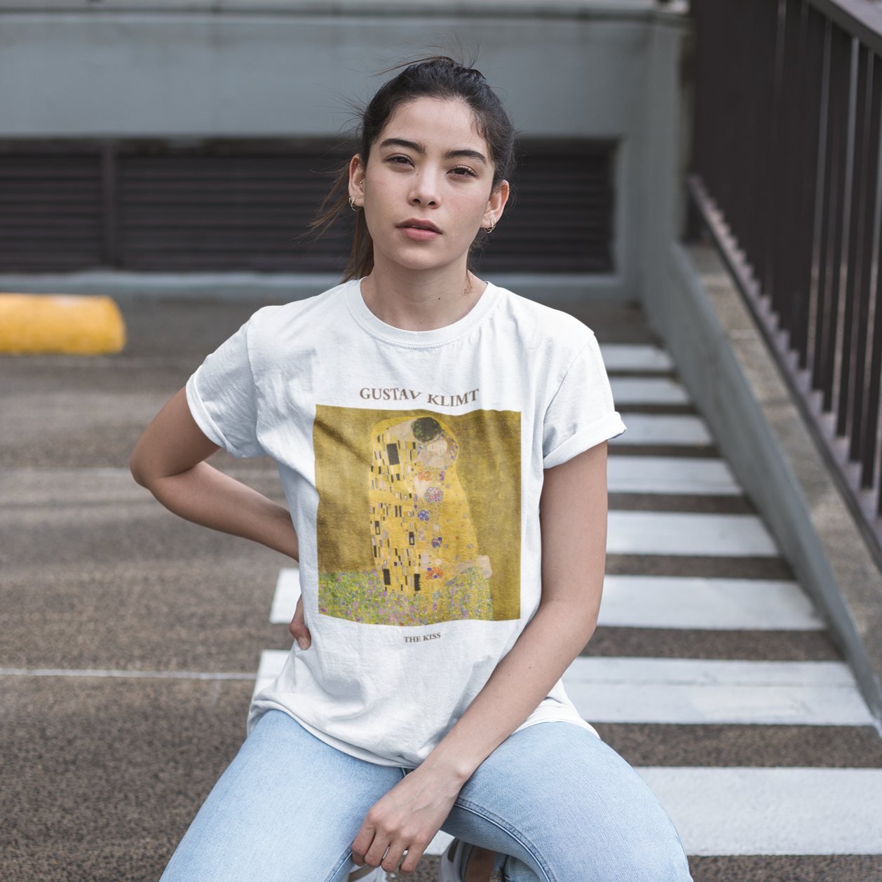 Gustav Klimt The Kiss T-shirt – Galartsy